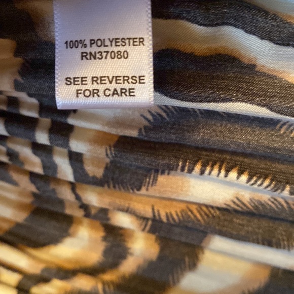 Vintage Animal Print Sleeveless Top by Cato (SZ S to L) - Picture 7 of 8